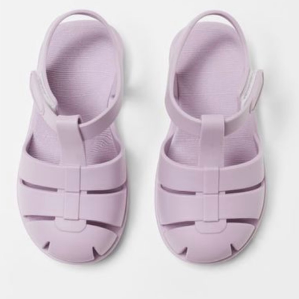 Zara toddler girl jelly sandals in beautiful lavender color! Perfect for summer